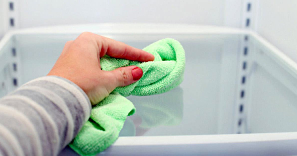 17 excellent ways to keep your fridge clean and organized