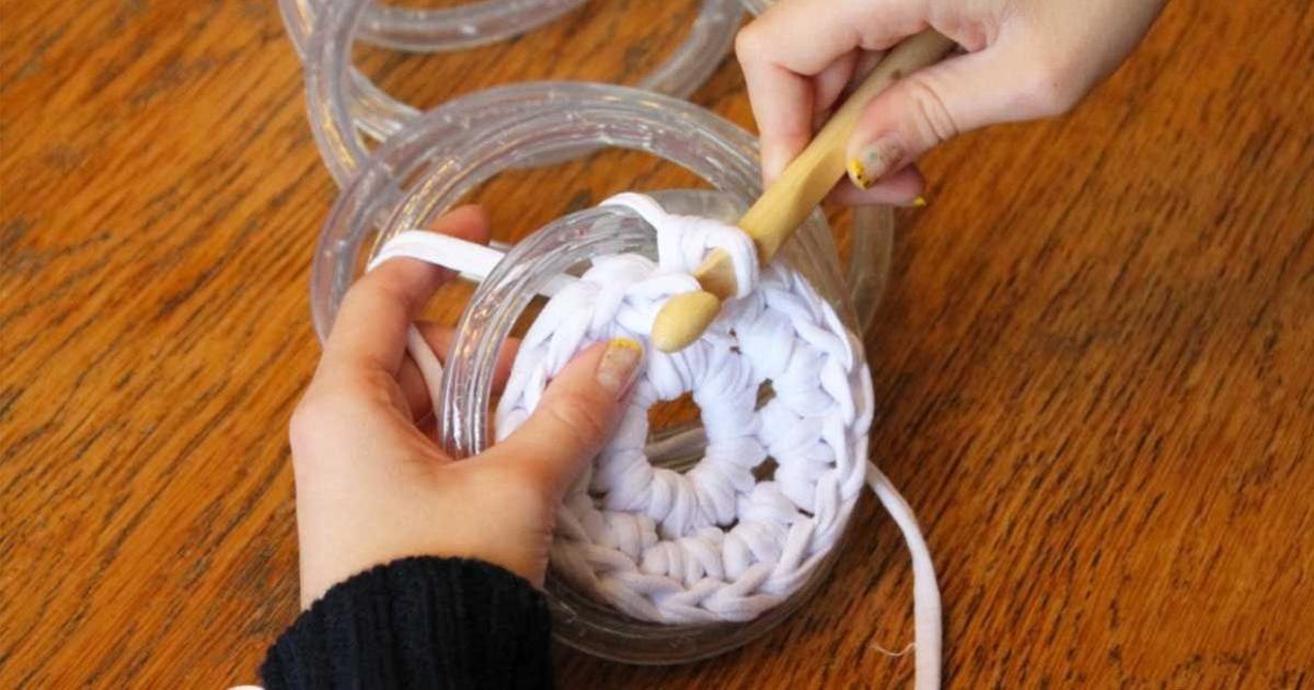 She knitted a spiral over a chain of LED lights - now her trick is spreading around the internet like wildfire!