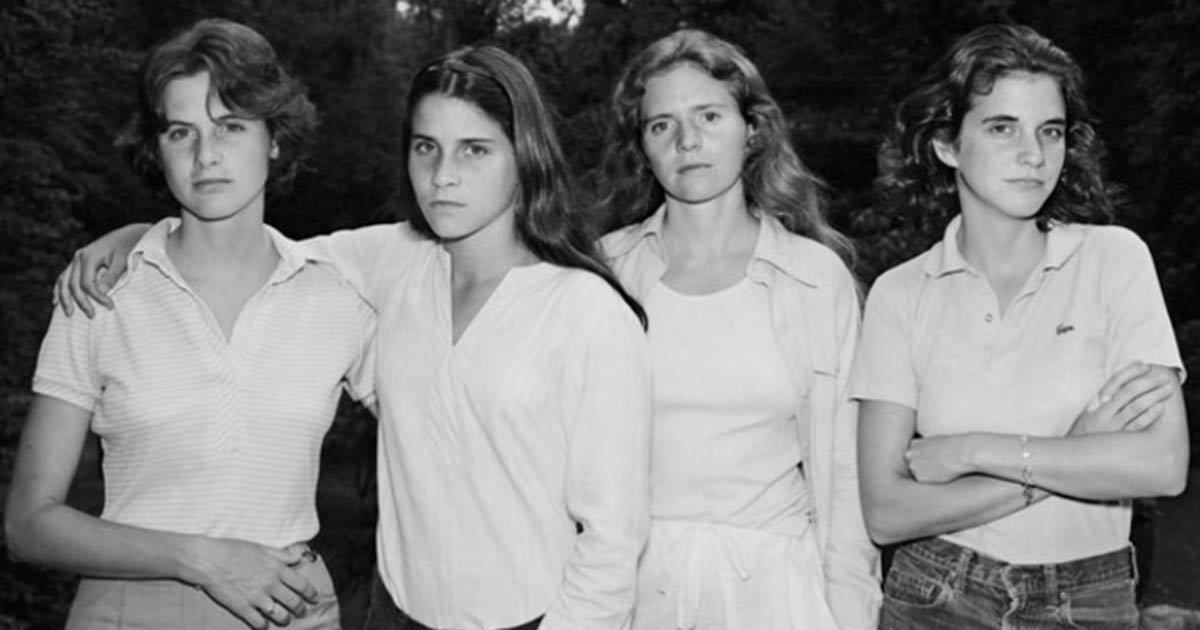 These four sisters photographed together every year for 40 years. Watch the powerful transformation they went through